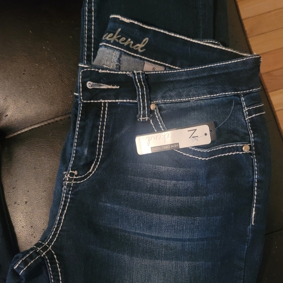 BNWT Bundle of 4 Women's Capris/Shorts - Sizes 6/8 - Picture 14 of 16